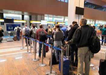 Petrol işçileri Basra Havalimanı’ndan kaçıyorlar