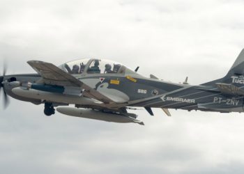 Özmen çifti, USAF’la A-29 Super Tucano için sözleşme imzaladı