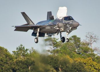 F-35B, Singapur’da yeteneklerini sergiledi