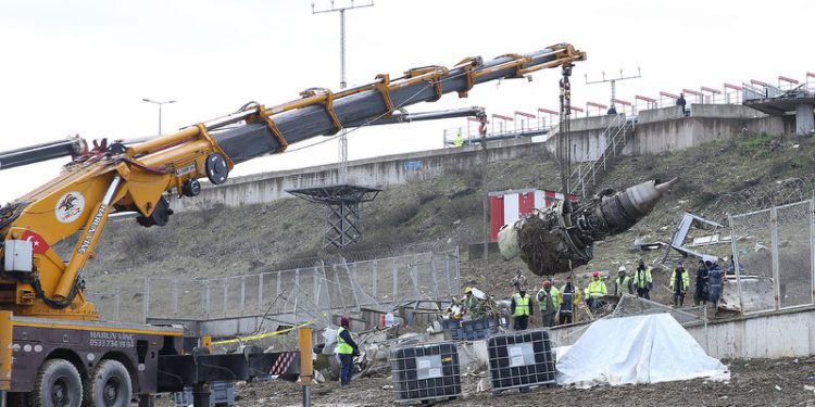Pegasus uçağının enkazı kaldırıldı