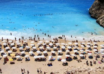 Antalya’ya 2 ayda gelen turist yüzde 30 arttı