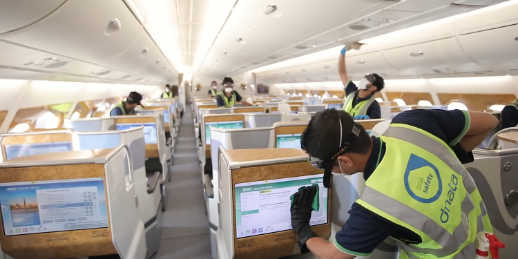 A380’leri 36 kişilik ekip dezenfekte ediyor