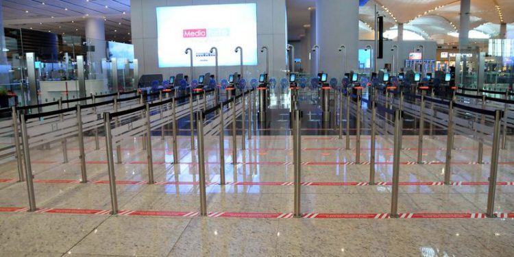İstanbul Havalimanı’nda koronavirüse karşı “kırmızı bant”