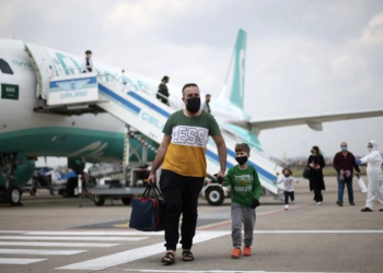 Suudi Arabistan’daki Türk vatandaşları Türkiye’ye getirildi