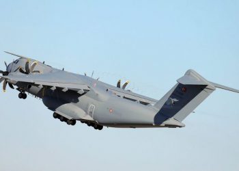 Tıbbi malzemeleri taşıyan A400M İspanya ve İtalya için havalandı