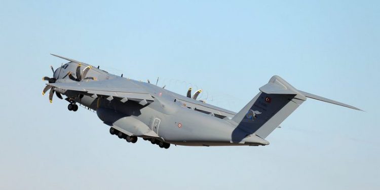 Tıbbi malzemeleri taşıyan A400M İspanya ve İtalya için havalandı