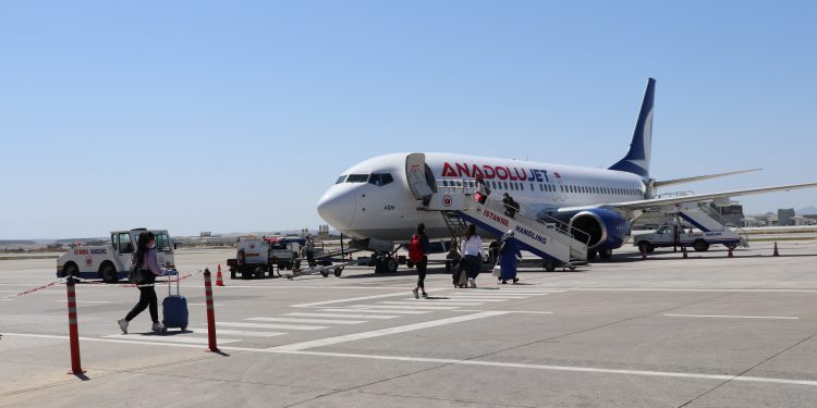 KKTC’deki 567 Türk vatandaşı 3 seferle tahliye edilecek