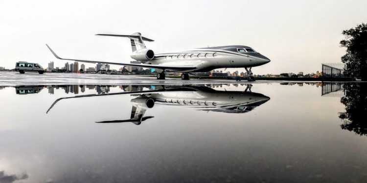 Nisan’da iş jeti uçuşları yüzde 79 azaldı