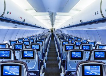 Uçakta sosyal mesafe olur mu?