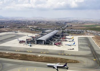 Güney Kıbrıs’tan 20 ülkeye uçuş izni