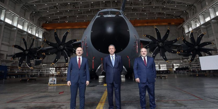 A400M kokpitinde üç bakan