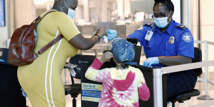 ABD’li havayolları Mike Pence ile görüşecek