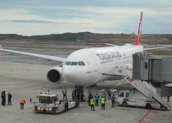 Sabiha Gökçen’den ilk sefer İzmir’e yapıldı