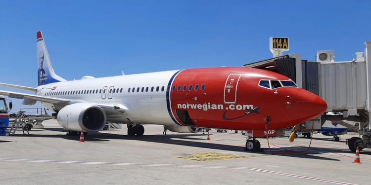 Antalya’ya bir günde 9 ülkeden 36 uçak geldi