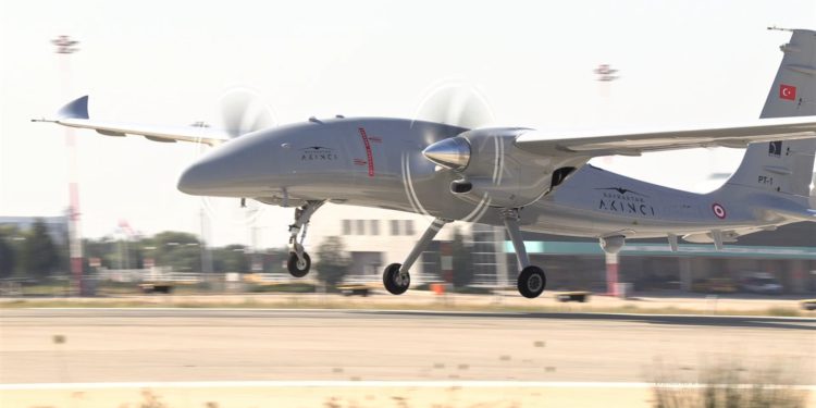 Bayraktar AKINCI TİHA 30 bin fit irtifayı geçti