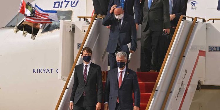 İsrail ile BAE arasındaki tarihi uçuş gerçekleşti