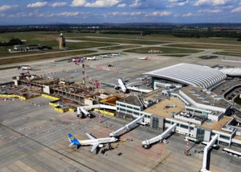 Macaristan tüm sınırlarını kapattı