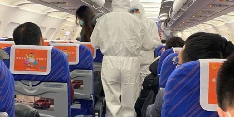 Maskesiz yolcu acil inişe sebep oldu