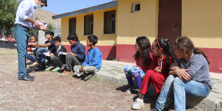 THY çalışanından köydeki çocuklar için anlamlı proje