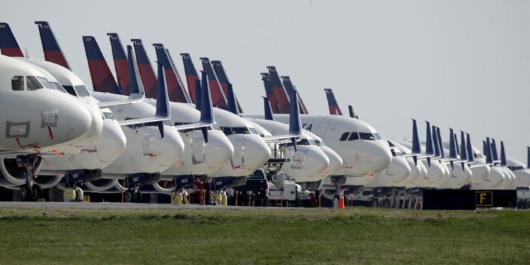 5 yıl içinde 383 uçağı emekli olacak