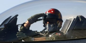 F-16 pilotları zorlu testlerden geçiyorlar