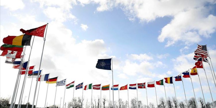 NATO ülkelerinin savunma harcamaları arttı