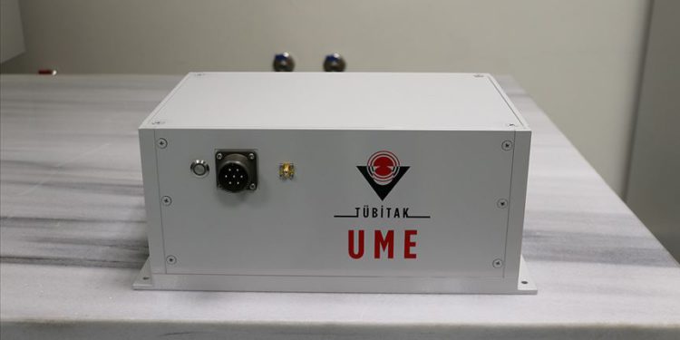 TÜBİTAK konumlama uyduları için yerli ve milli atomik saat üretti