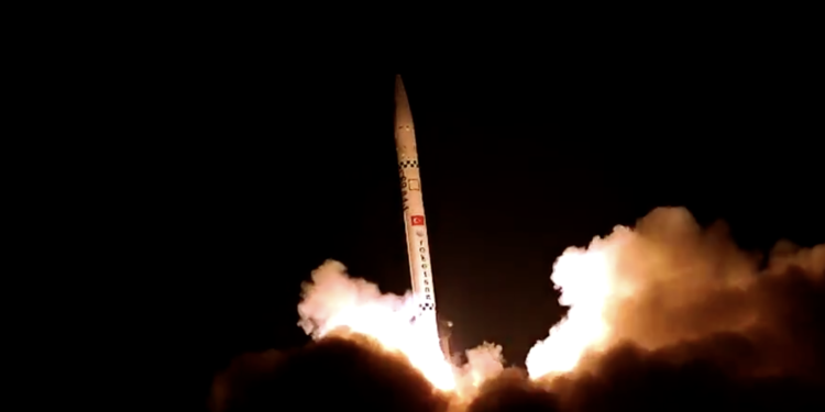 Türk roketi ilk kez sıvı yakıtla uzayda