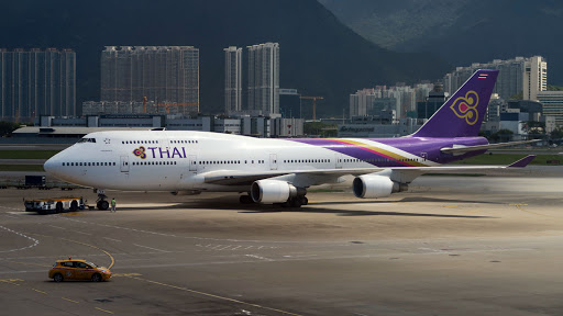 34 adet uçağını satışa çıkardı