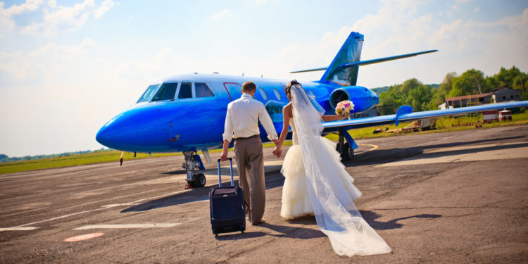 Salgında özel jette düğün trend oldu