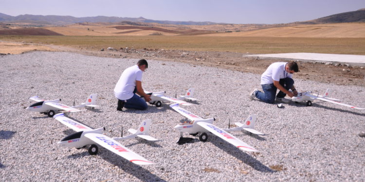 50 İHA yapay zekâ ile sürü şeklinde uçacak