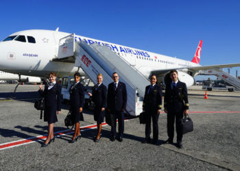 “Uçuş görevlileri Covid-19 testinden muaf olsun”