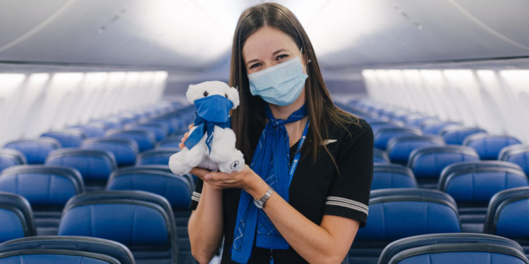 2 yaşında çocuk maske takmadığı için aile uçuşa alınmadı