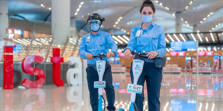 İstanbul Havalimanı’ndaki ‘Hijyen Takımı’na özel üniforma