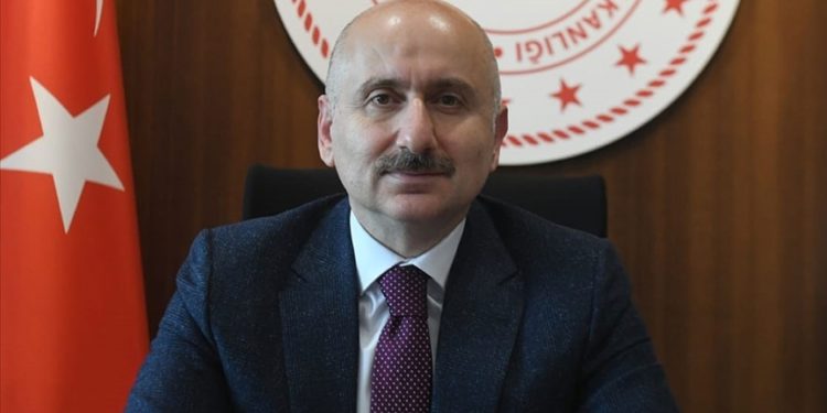 “Pazartesiyi salıya bağlayan gece 5A uydumuzu uzaya fırlatacağız”