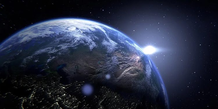 Dünya yörüngesindeki gök cismi 54 yıllık roket çıktı