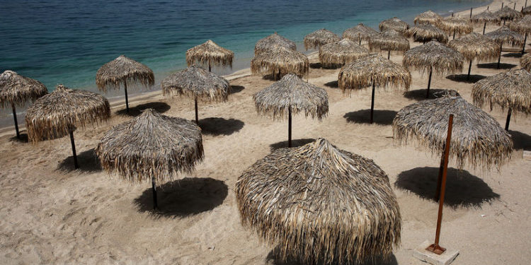 Turizmde eleman yoktur, satranç taşları vardır