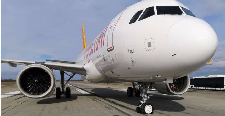 Pegasus uçağının Basel’de ön iniş takımı hasar gördü