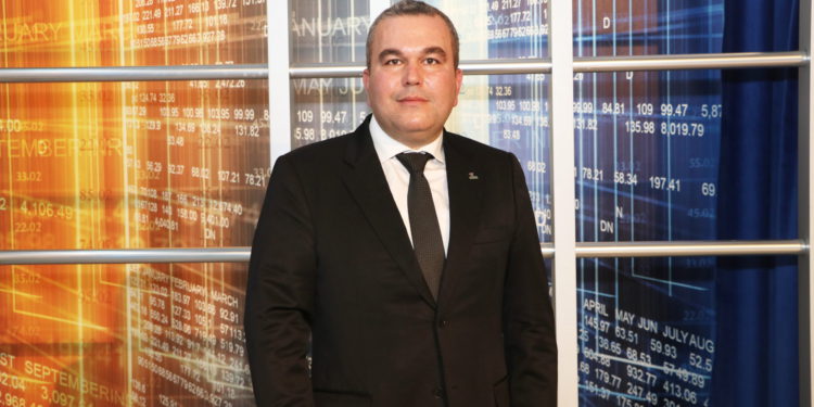 Dünya havalimanlarına yerli itfaiye aracı satıyor