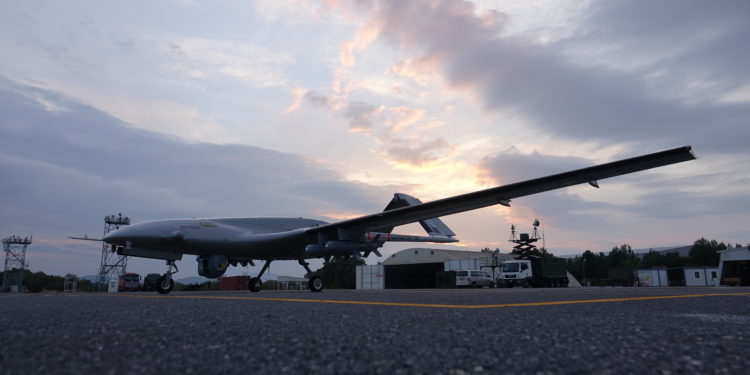 Bayraktar TB2 300 bin uçuş saatini tamamladı