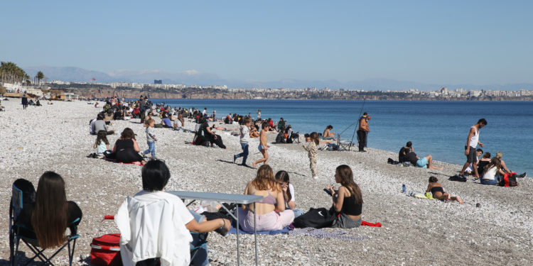 Antalya’da deniz ve güneş keyfi