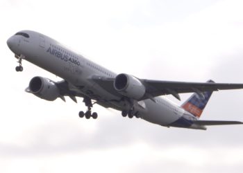 Airbus A350 yüzde 100 sürdürülebilir yakıtla uçtu