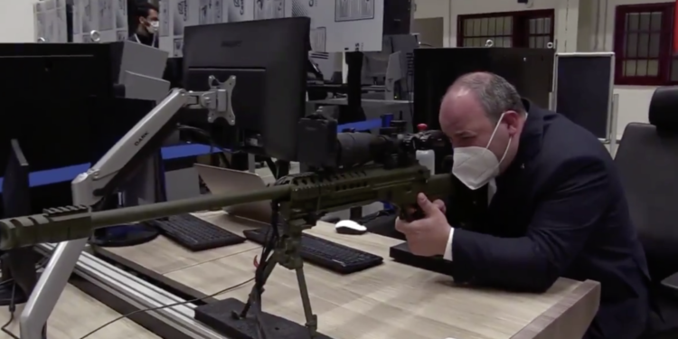 Bakanlar HAVELSAN’da atış yarışına girdi