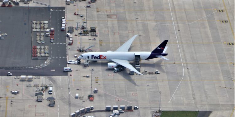 Fransa semalarında çekilen kargo operasyonu