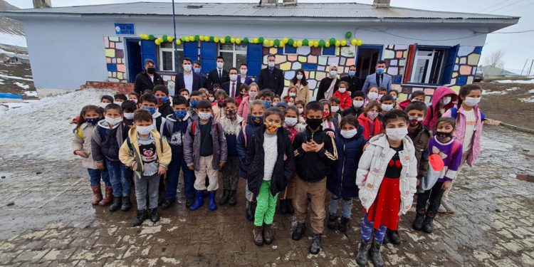 THY çalışanından 1 anaokulu, 9 kütüphane