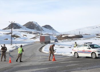 Tatvan’da düşen helikopterin enkazı kaldırıldı