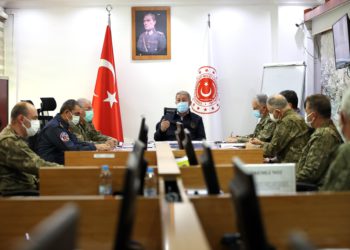 Bakan Akar: 31 terörist etkisiz hale getirildi