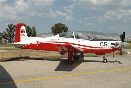 İzmir’de askeri eğitim uçağı düştü: 2 pilot kurtuldu