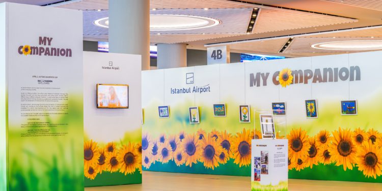 İstanbul Havalimanı’nda otizmli bireylerin resimleri sergileniyor