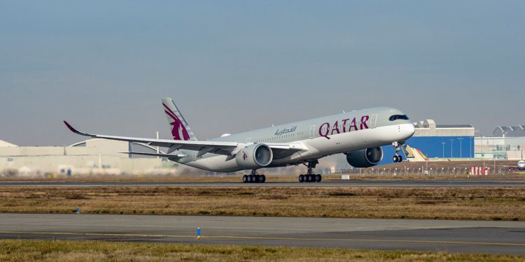 Qatar Airways, ilk tam aşılı uçuşunu yaptı